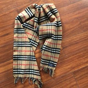 Burberry 🧣 scarf